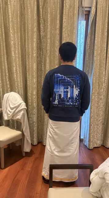 Duel 9/11 Sweatshirt, worn — lifestyle